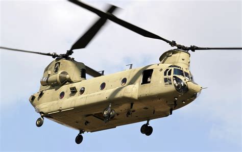 Boeing CH-47 Chinook - Wikipedia