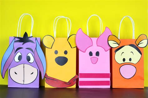 DIY Winnie the Pooh Party Theme Favor Bags | Winnie the pooh birthday ...