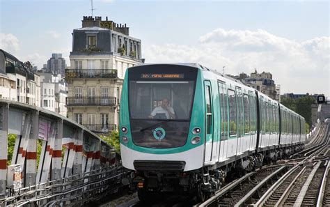 MF2000 Metro, Paris, France [3000x1880] : r/InfrastructurePorn