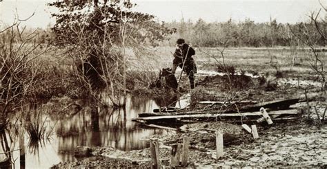 soldiers-graves-on-muddy-battlefield-of-bull-run - Battles of Bull Run ...