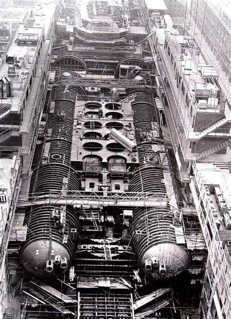 Trafalgar class submarine cross section : submarines