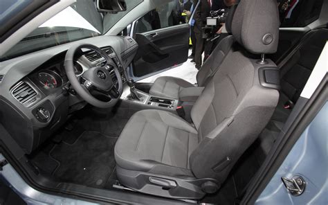 VOLKSWAGEN GOLF - volkswagen-golf_interior_3.jpg