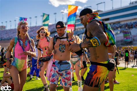 Best Rave Outfits to Wear to EDC Las Vegas 2022 - Stage Hoppers