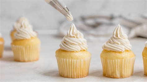 Classic Vanilla Buttercream Frosting Recipe