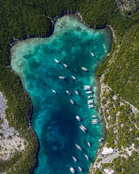 Exuma: swimming with pigs and sharks in the Bahamas!