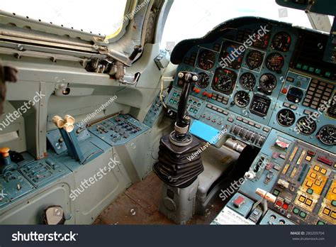 Poltava Ukraine May 20 Tupolev Tu160 Stock Photo 280209704 - Shutterstock