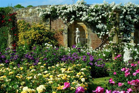 Hever-Castle-Gardens