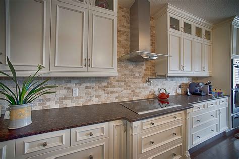 Natural Stone Kitchen Backsplash | Ceramic Decor