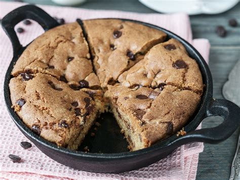 Deep Dish Chocolate Chip Cookie Pie Recipe | Odlums