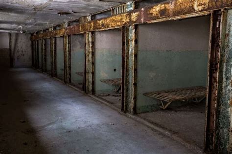 21 Pictures that Prove that Eastern State Penitentiary is the Creepiest ...