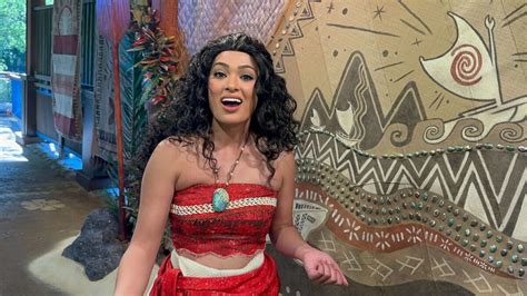 PHOTOS, VIDEO: Moana Meet and Greet Debuts at Disney's Animal Kingdom ...