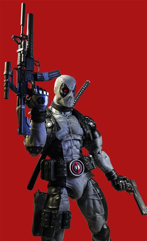 Shipping This Week – 1/4 Scale X-Force Deadpool! – NECAOnline.com