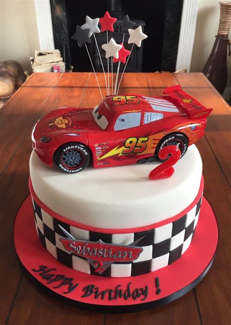 As 25 melhores ideias de Mcqueen cake no Pinterest | Lightning mcqueen ...