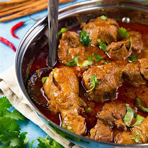 Easy Maharashtrian Chicken Curry Recipe | FoodieWish