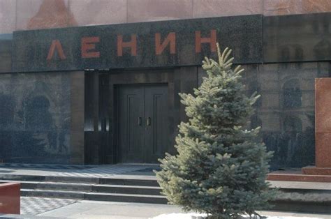 Lenin's Tomb, Moscow, Russia | Holiday decor, Places, Places ive been