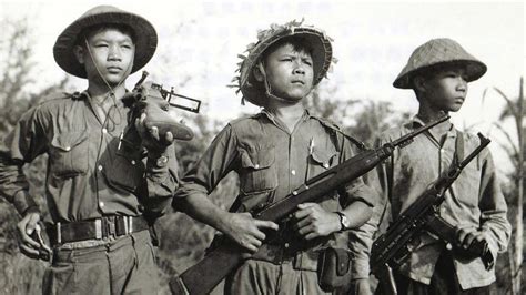 Soldiers-of-National-Liberation-Front-Viet-Cong-1960s-with-weapons ...