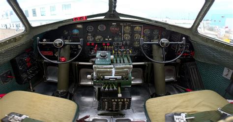 Cockpit of the Boeing B-17G Flying Fortress "Sentimental Journey ...