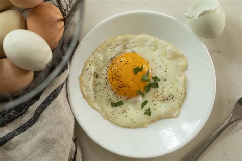 Perfect Sunny Side Up Eggs Recipe - Farmhouse on Boone