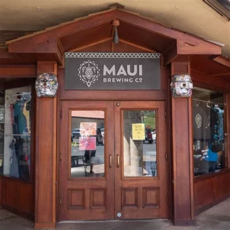 Restaurants, Bars, Shops and More in Kahana, Maui