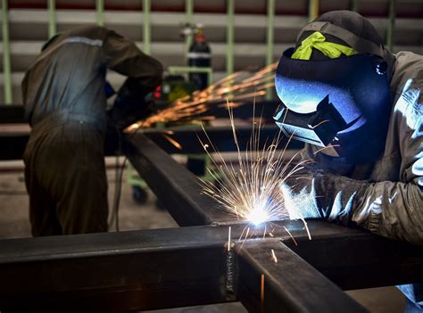 What is Metal Fabrication? How to Choose a Metal Fabricator?