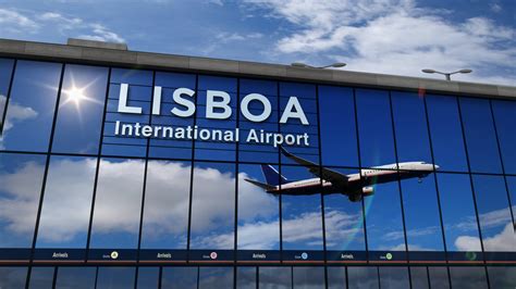 Lisbon Airport Pickup + 3h Introduction Tour of Lisbon - Portugal Magik