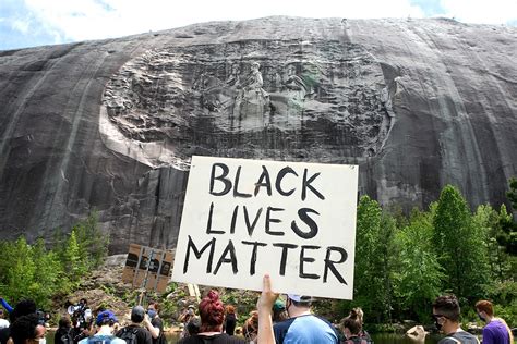 Stone Mountain Georgia: How the Confederate memorial carving became ...