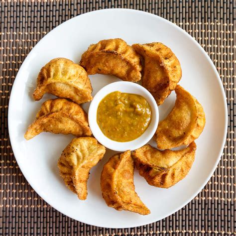 Fried Chicken Momos Recipe: How to Make Fried Chicken Momos