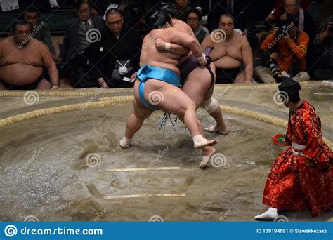 Sumo Wrestlers Ring Ryogoku Tokyo Editorial Photo - Image of watching ...