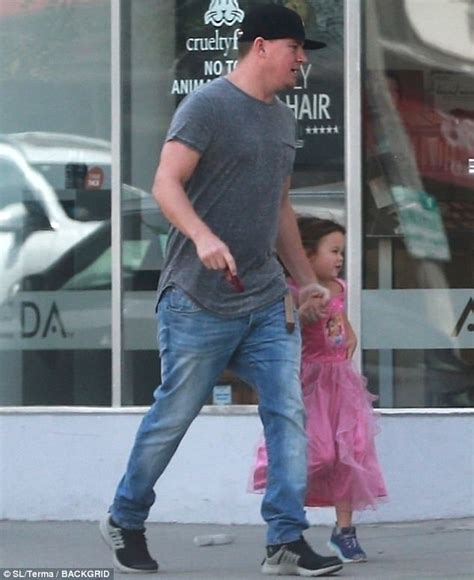 Channing Tatum takes daughter Everly to the bookstore | Daily Mail Online