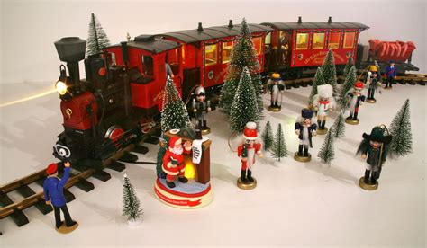 Winter train | Christmas train, Christmas train set, Train wallpaper