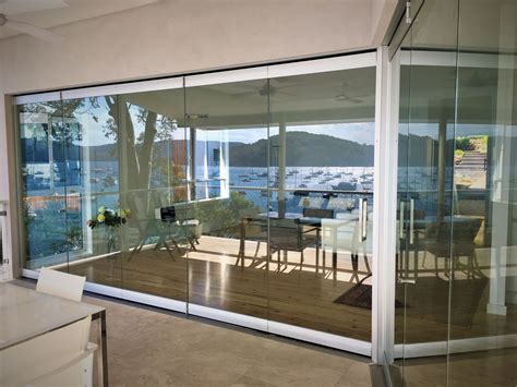 Frameless Glass Wall