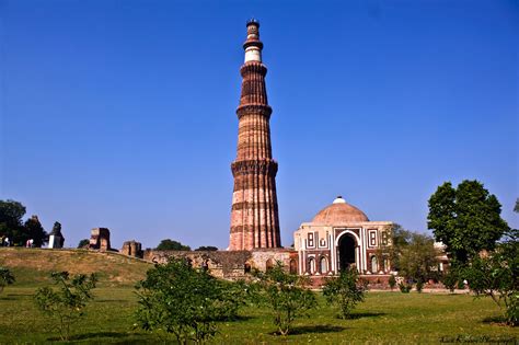 Sandstone Tower of Qutb Minar and its Monuments | Traveling Tour Guide