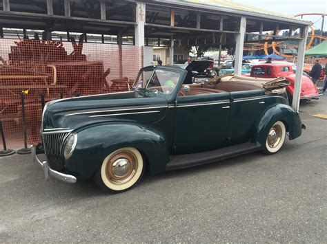 Beautiful '39 Ford Deluxe