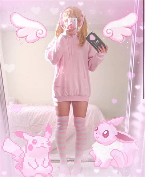 \(๑╹ ╹๑)ﾉ~♡ on Instagram: "Would u play video games with me? 🥺 I'll ...