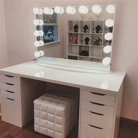 Minimalist Ikea Makeup Vanity Lights for Streamer | Gaming Room and ...