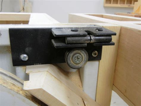 How To Make Band Saw Blade Guides - IBUILDIT.CA