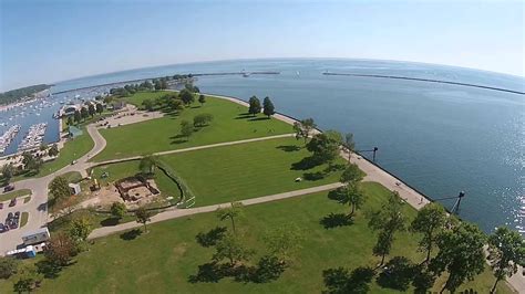 Dji phantom 2 vision veterans park milwaukee - YouTube