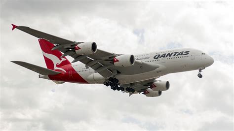 Qantas eyes larger Airbus A350 jet for Sydney-London flights ...