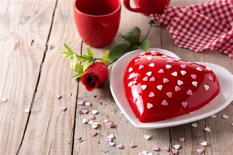 Premium Photo | Heart shaped cake for valentine's day or mother's day ...