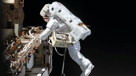 NASA Astronauts Complete Year’s Fifth Spacewalk at International Space ...