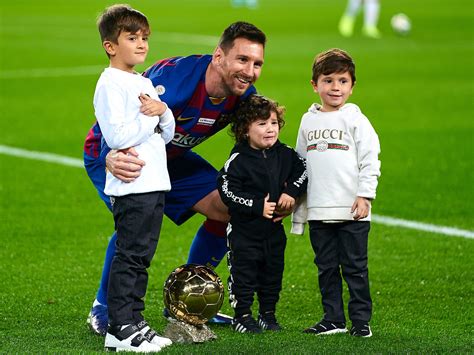 Lionel Messi's decision to leave Barcelona devastated his wife and kids ...