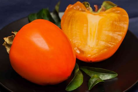 How to Eat a Persimmon Like a Pro