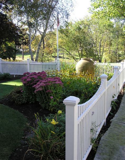 10 Fence Ideas and Designs for Your Front or Backyard | Doorways Magazine