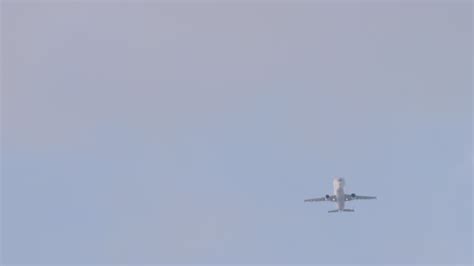 Airbus Beluga climb, long shot 7276247 Stock Video at Vecteezy