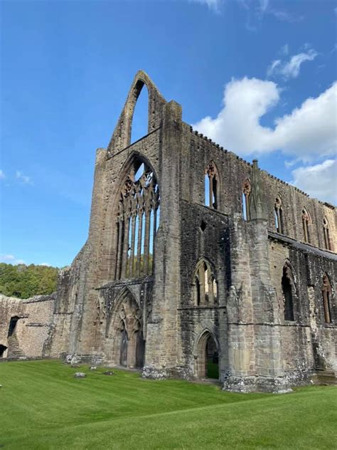 Tintern Abbey - The Millennial Runaway - A Travel Blog for Busy Millennials