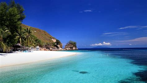 At The Sea: Discover The Best Beaches and Island in Malaysia