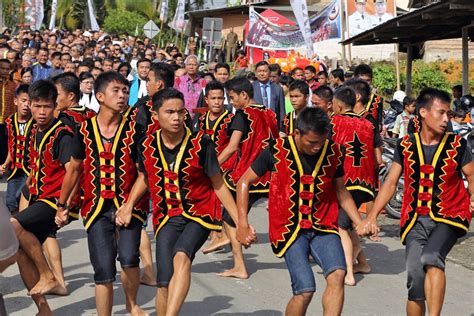 Traditional Nias dancing at the opening of local ceremony (Sidan Raya ...