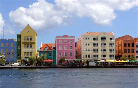 6 Beautiful Dutch Caribbean Islands (with Photos & Map) - Touropia