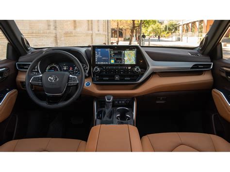 2025 Toyota Highlander Hybrid: 158 Interior Photos | U.S. News