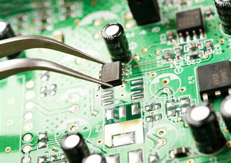 Printed circuit board soldering process and soldering method